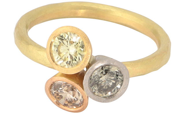 デザイナーと相談しながら選べる、デザイナー来店イベント開催！ロンドン発ジュエリーブランド「マルコム ベッツ」｜MALCOLM BETTS