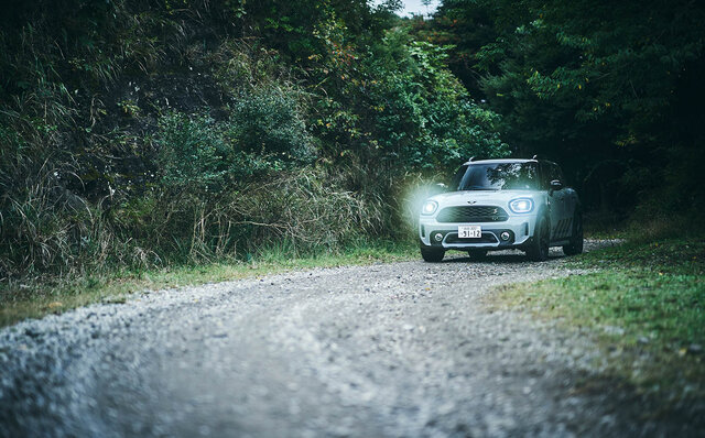 モータージャーナリスト 小沢コージが語る、MINI CROSSOVER PHEVの魅力|MINI モータージャーナリスト 小沢コージが語る、MINI CROSSOVER PHEVの魅力|MINI