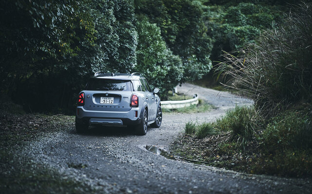 モータージャーナリスト 小沢コージが語る、MINI CROSSOVER PHEVの魅力|MINI モータージャーナリスト 小沢コージが語る、MINI CROSSOVER PHEVの魅力|MINI
