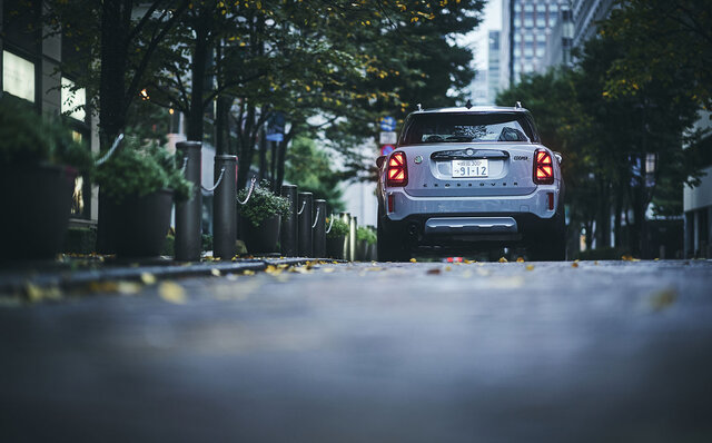 モータージャーナリスト 小沢コージが語る、MINI CROSSOVER PHEVの魅力|MINI モータージャーナリスト 小沢コージが語る、MINI CROSSOVER PHEVの魅力|MINI