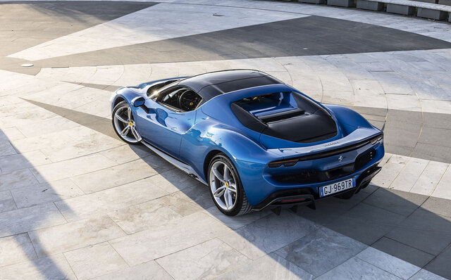 フェラーリ296GTSにイタリアで試乗──クルマを操る純粋な喜びをとことん味わわせてくれる|Ferrari フェラーリ296GTSにイタリアで試乗──クルマを操る純粋な喜びをとことん味わわせてくれる|Ferrari