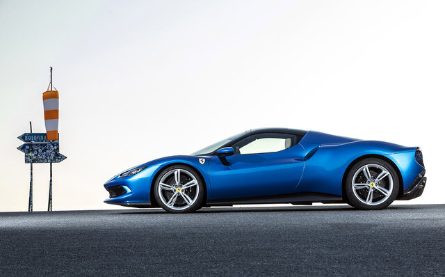 フェラーリ296GTSにイタリアで試乗──クルマを操る純粋な喜びをとことん味わわせてくれる|Ferrari フェラーリ296GTSにイタリアで試乗──クルマを操る純粋な喜びをとことん味わわせてくれる|Ferrari