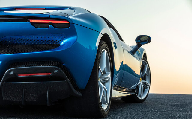 フェラーリ296GTSにイタリアで試乗──クルマを操る純粋な喜びをとことん味わわせてくれる|Ferrari フェラーリ296GTSにイタリアで試乗──クルマを操る純粋な喜びをとことん味わわせてくれる|Ferrari