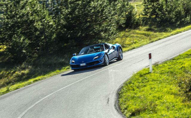 フェラーリ296GTSにイタリアで試乗──クルマを操る純粋な喜びをとことん味わわせてくれる|Ferrari フェラーリ296GTSにイタリアで試乗──クルマを操る純粋な喜びをとことん味わわせてくれる|Ferrari