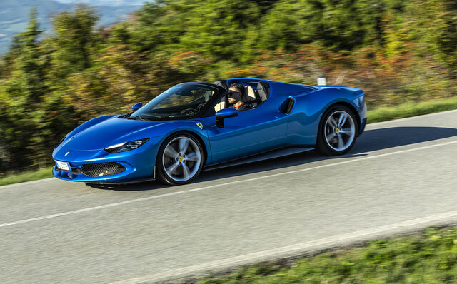 フェラーリ296GTSにイタリアで試乗──クルマを操る純粋な喜びをとことん味わわせてくれる|Ferrari フェラーリ296GTSにイタリアで試乗──クルマを操る純粋な喜びをとことん味わわせてくれる|Ferrari