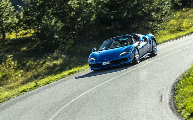 フェラーリ296GTSにイタリアで試乗──クルマを操る純粋な喜びをとことん味わわせてくれる|Ferrari フェラーリ296GTSにイタリアで試乗──クルマを操る純粋な喜びをとことん味わわせてくれる|Ferrari