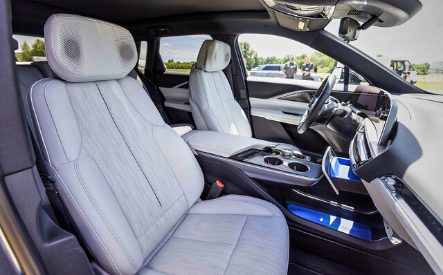 キャデラックの新しい時代の始まりを象徴する ピュアEV「リリック」に試乗|Cadillac キャデラックの新しい時代の始まりを象徴する ピュアEV「リリック」に試乗|Cadillac
