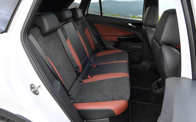 フォルクスワーゲン製BEVで最も人気の高いID.4が日本上陸｜Volkswagen