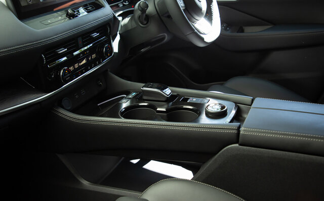 日産「エクストレイル」に試乗──コーナリングが得意なハイブリッドSUV｜NISSAN