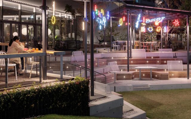 「大阪」の人情下町テーマパーク。そして浪速キュイジーヌで食い倒れ!|TRAVEL 「大阪」の人情下町テーマパーク。そして浪速キュイジーヌで食い倒れ!|TRAVEL