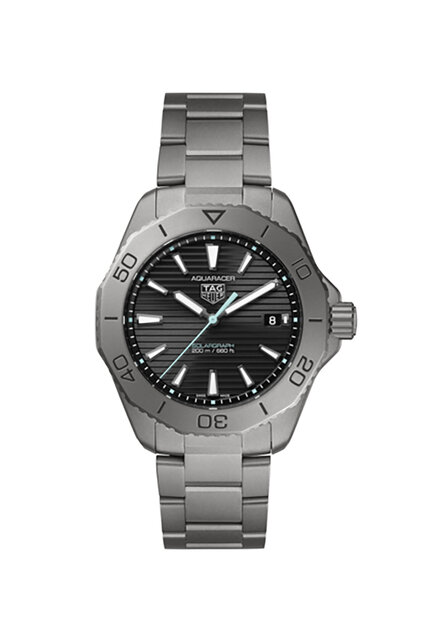 最高のアウトドアへ　メタリックデザインの「タグ・ホイヤー アクアレーサー プロフェッショナル200 ソーラーグラフ」が登場｜TAG HEUER