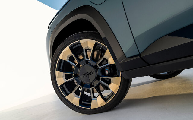 BMW M史上最強パワーを誇るPHEVモデル──BMW「XM」がデビュー|BMW BMW M史上最強パワーを誇るPHEVモデル──BMW「XM」がデビュー|BMW
