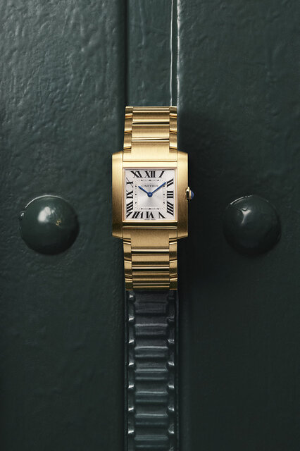 カルティエの「タンク フランセーズ」に新作が登場。カトリーヌ・ドヌーヴら出演のキャンペーンムービーも公開｜CARTIER