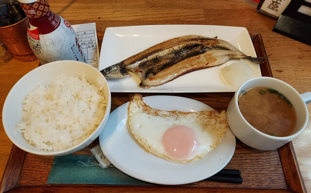 連載エッセイ|#ijichimanのぼやき「健康的な昼メシ」 連載エッセイ|#ijichimanのぼやき「健康的な昼メシ」