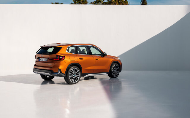 航続距離465kmのBEVもラインアップ──新型BMW「X1」がデビュー|BMW 航続距離465kmのBEVもラインアップ──新型BMW「X1」がデビュー|BMW