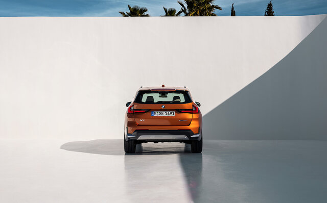 航続距離465kmのBEVもラインアップ──新型BMW「X1」がデビュー|BMW 航続距離465kmのBEVもラインアップ──新型BMW「X1」がデビュー|BMW