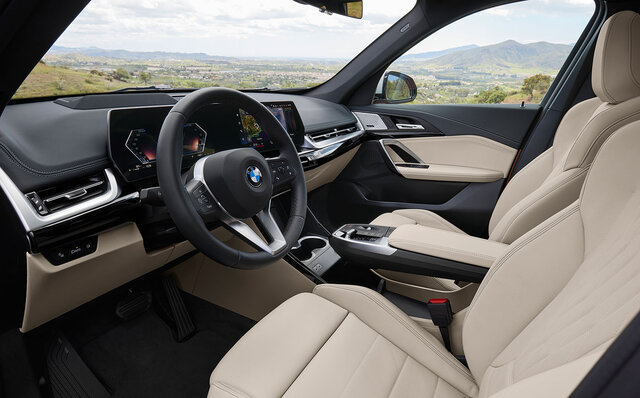 航続距離465kmのBEVもラインアップ──新型BMW「X1」がデビュー|BMW 航続距離465kmのBEVもラインアップ──新型BMW「X1」がデビュー|BMW