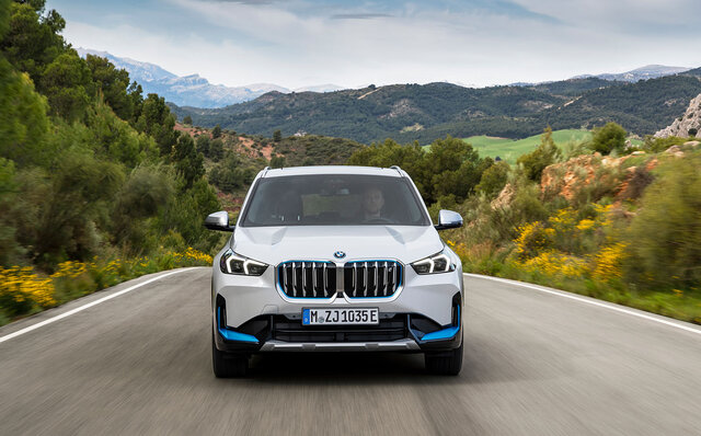 航続距離465kmのBEVもラインアップ──新型BMW「X1」がデビュー|BMW 航続距離465kmのBEVもラインアップ──新型BMW「X1」がデビュー|BMW