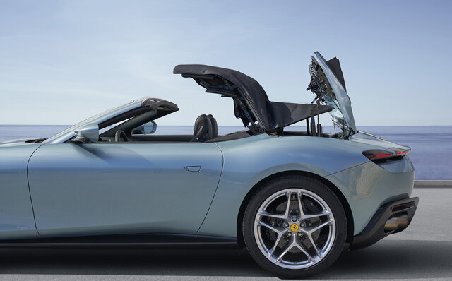 365GTS4以来のフロントエンジン ソフトトップモデル──フェラーリ ローマにスパイダーが登場|Ferrari 365GTS4以来のフロントエンジン ソフトトップモデル──フェラーリ ローマにスパイダーが登場|Ferrari