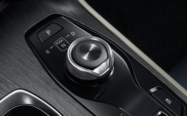 BEVを軸とするブランドへの変革の起点──レクサス、初のBEV専用モデル新型「RZ450e」を発売｜LEXUS