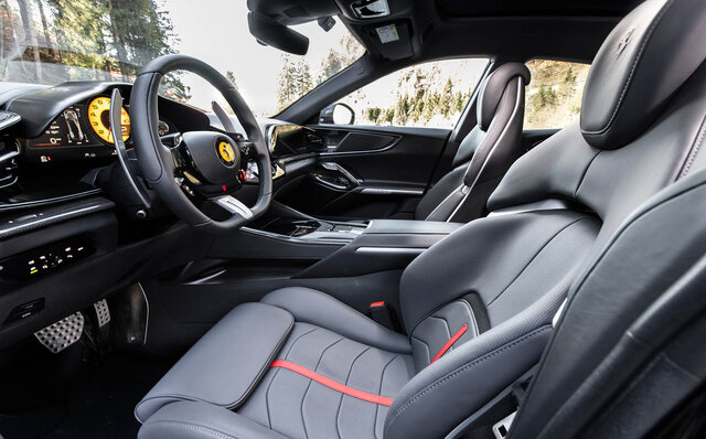 フェラーリプロサングエに北イタリアで試乗──快適性と多用途性を兼ね備えたオールラウンドスーパーカー｜Ferrari