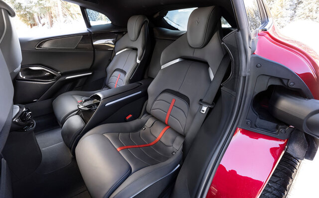 フェラーリプロサングエに北イタリアで試乗──快適性と多用途性を兼ね備えたオールラウンドスーパーカー｜Ferrari