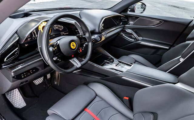 フェラーリプロサングエに北イタリアで試乗──快適性と多用途性を兼ね備えたオールラウンドスーパーカー｜Ferrari