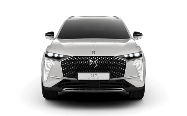 DSオートモビルが手掛けるフラッグシップSUV、新型「DS7」が日本上陸｜DS