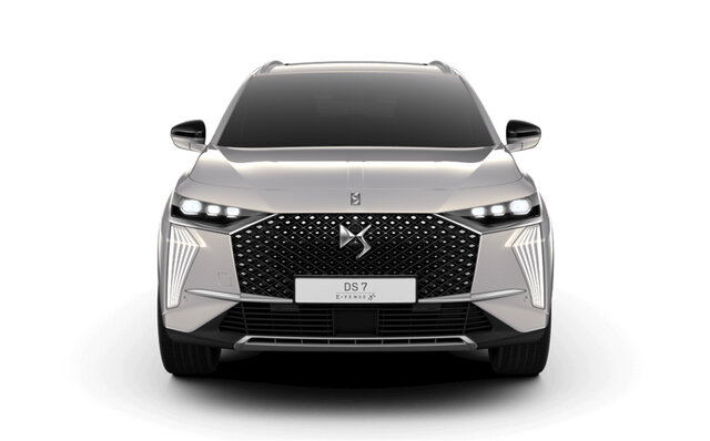 DSオートモビルが手掛けるフラッグシップSUV、新型「DS7」が日本上陸｜DS