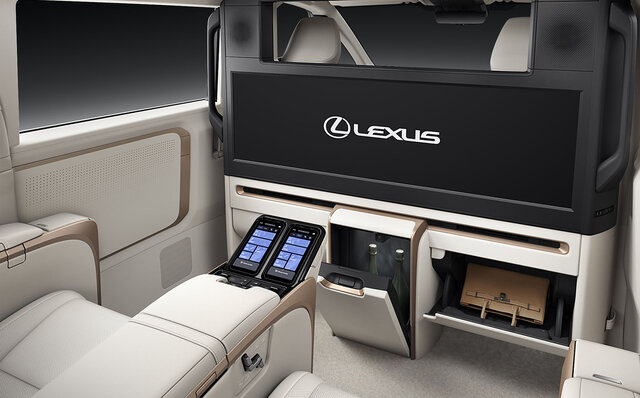 レクサスのフラッグシップMPV新型「LM」が上海モーターショーでワールドプレミア|LEXUS レクサスのフラッグシップMPV新型「LM」が上海モーターショーでワールドプレミア|LEXUS