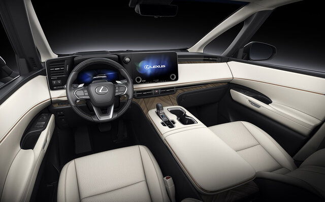 レクサスのフラッグシップMPV新型「LM」が上海モーターショーでワールドプレミア|LEXUS レクサスのフラッグシップMPV新型「LM」が上海モーターショーでワールドプレミア|LEXUS