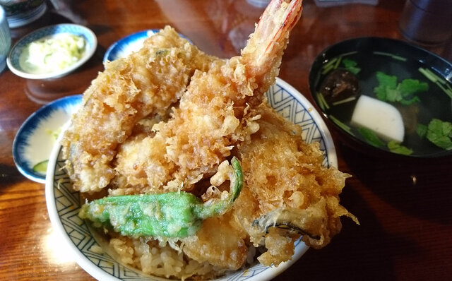 連載エッセイ|#ijichimanのぼやき「歴史的建築でいただく食事」 連載エッセイ|#ijichimanのぼやき「歴史的建築でいただく食事」