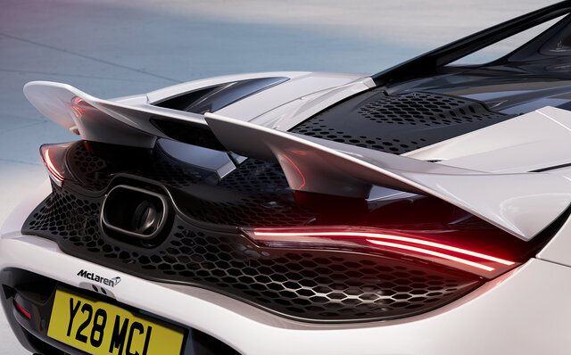 もっとも軽量かつもっともパワフル──マクラーレン 750Sがデビュー｜McLaren