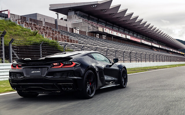 公道を走るレーシングマシン──コルベットの高性能スペシャルマシン「Z06」を日本初披露|Chevrolet 公道を走るレーシングマシン──コルベットの高性能スペシャルマシン「Z06」を日本初披露|Chevrolet