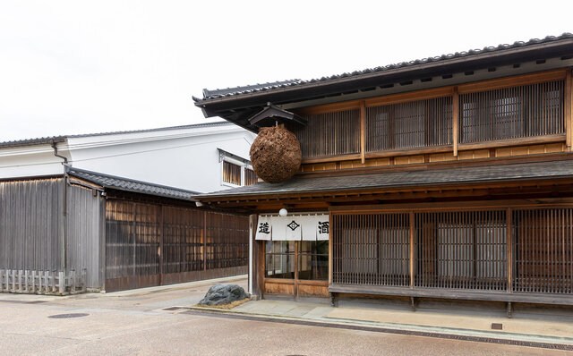 銘酒・満寿泉が手掛ける「リンク８」の食中酒としての魅力を、地元富山の美食巡りのなかで堪能｜FEATURE