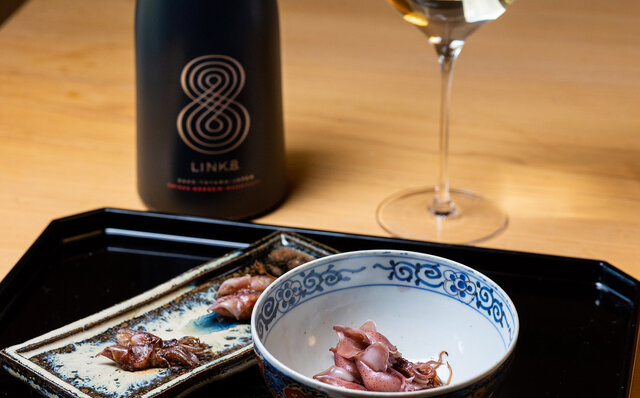 銘酒・満寿泉が手掛ける「リンク８」の食中酒としての魅力を、地元富山の美食巡りのなかで堪能｜FEATURE