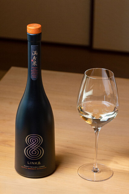 銘酒・満寿泉が手掛ける「リンク８」の食中酒としての魅力を、地元富山の美食巡りのなかで堪能｜FEATURE