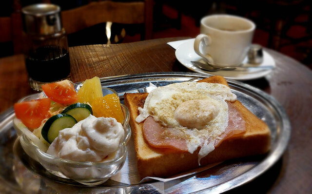 連載エッセイ|#ijichimanのぼやき「喫茶店の朝食」 連載エッセイ|#ijichimanのぼやき「喫茶店の朝食」