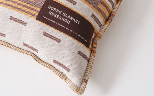 体に寄り沿う優しさを体感。吊り編みの老舗メーカーと開発したジャガードニット素材|HORSE BLANKET RESEARCH 体に寄り沿う優しさを体感。吊り編みの老舗メーカーと開発したジャガードニット素材|HORSE BLANKET RESEARCH