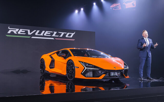 ランボルギーニ初のPHEVフラッグシップ、レヴエルトがジャパンプレミア｜Lamborghini