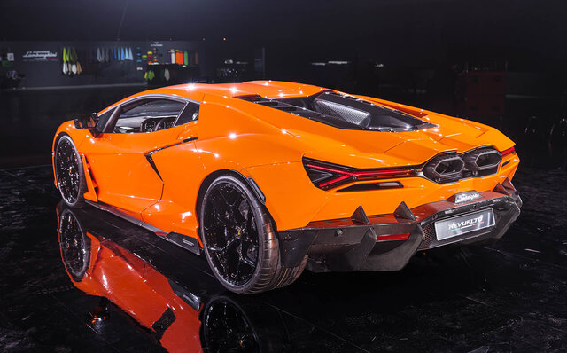 ランボルギーニ初のPHEVフラッグシップ、レヴエルトがジャパンプレミア｜Lamborghini