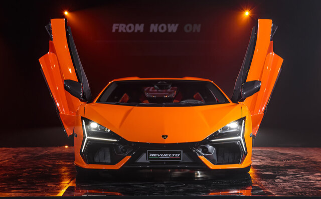 ランボルギーニ初のPHEVフラッグシップ、レヴエルトがジャパンプレミア｜Lamborghini