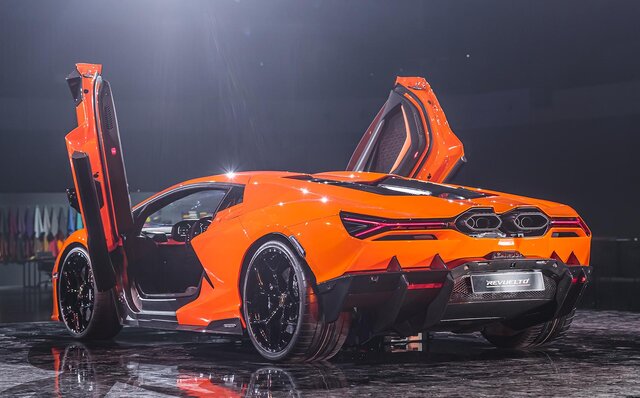 ランボルギーニ初のPHEVフラッグシップ、レヴエルトがジャパンプレミア｜Lamborghini