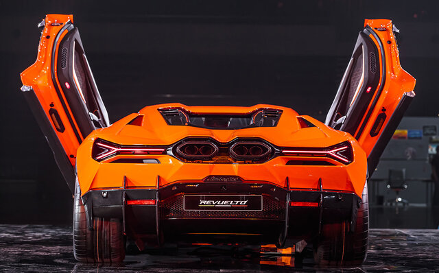 ランボルギーニ初のPHEVフラッグシップ、レヴエルトがジャパンプレミア｜Lamborghini