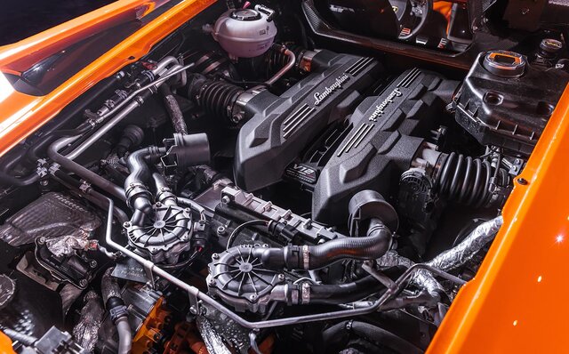 ランボルギーニ初のPHEVフラッグシップ、レヴエルトがジャパンプレミア｜Lamborghini