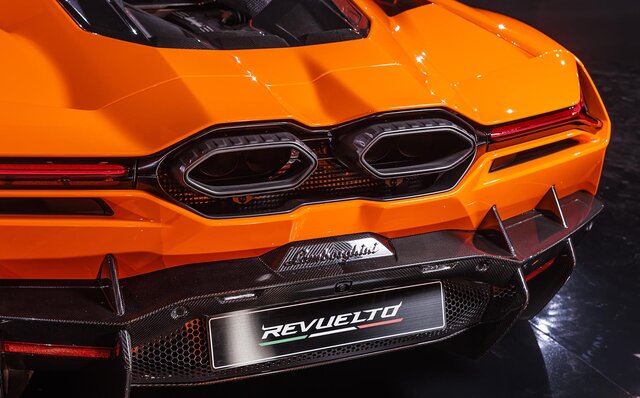 ランボルギーニ初のPHEVフラッグシップ、レヴエルトがジャパンプレミア｜Lamborghini