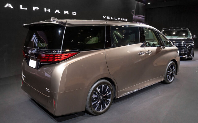 トヨタの最高級ミニバン、アルファードとヴェルファイアが8年ぶりフルモデルチェンジ──高級セダンに匹敵する快適性を実現｜TOYOTA
