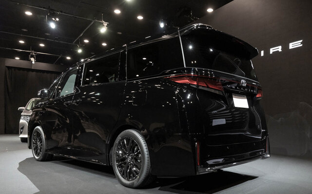 トヨタの最高級ミニバン、アルファードとヴェルファイアが8年ぶりフルモデルチェンジ──高級セダンに匹敵する快適性を実現｜TOYOTA