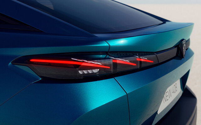 ファストバックとクロスオーバーを融合させた“新種”──プジョー408が日本に上陸 |PEUGEOT ファストバックとクロスオーバーを融合させた“新種”──プジョー408が日本に上陸 |PEUGEOT