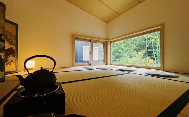 「ししいわハウス軽井沢」で楽しむ建築美と自然の静穏|TRAVEL 「ししいわハウス軽井沢」で楽しむ建築美と自然の静穏|TRAVEL